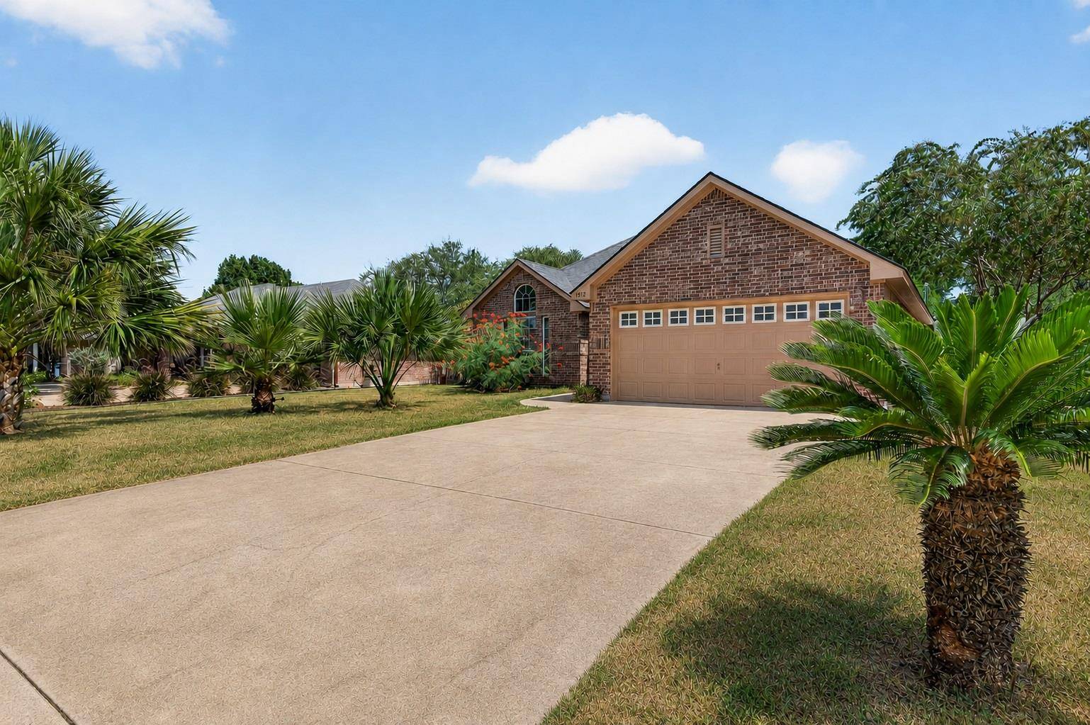 1512 Shadow WALK, Lockhart, TX 78644