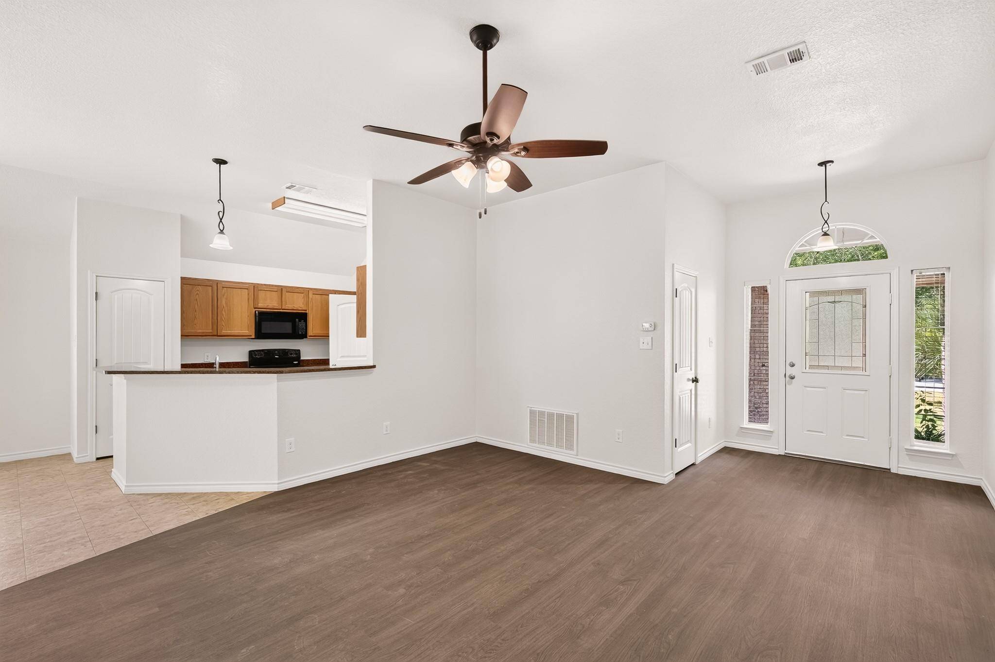 1512 Shadow WALK, Lockhart, TX 78644