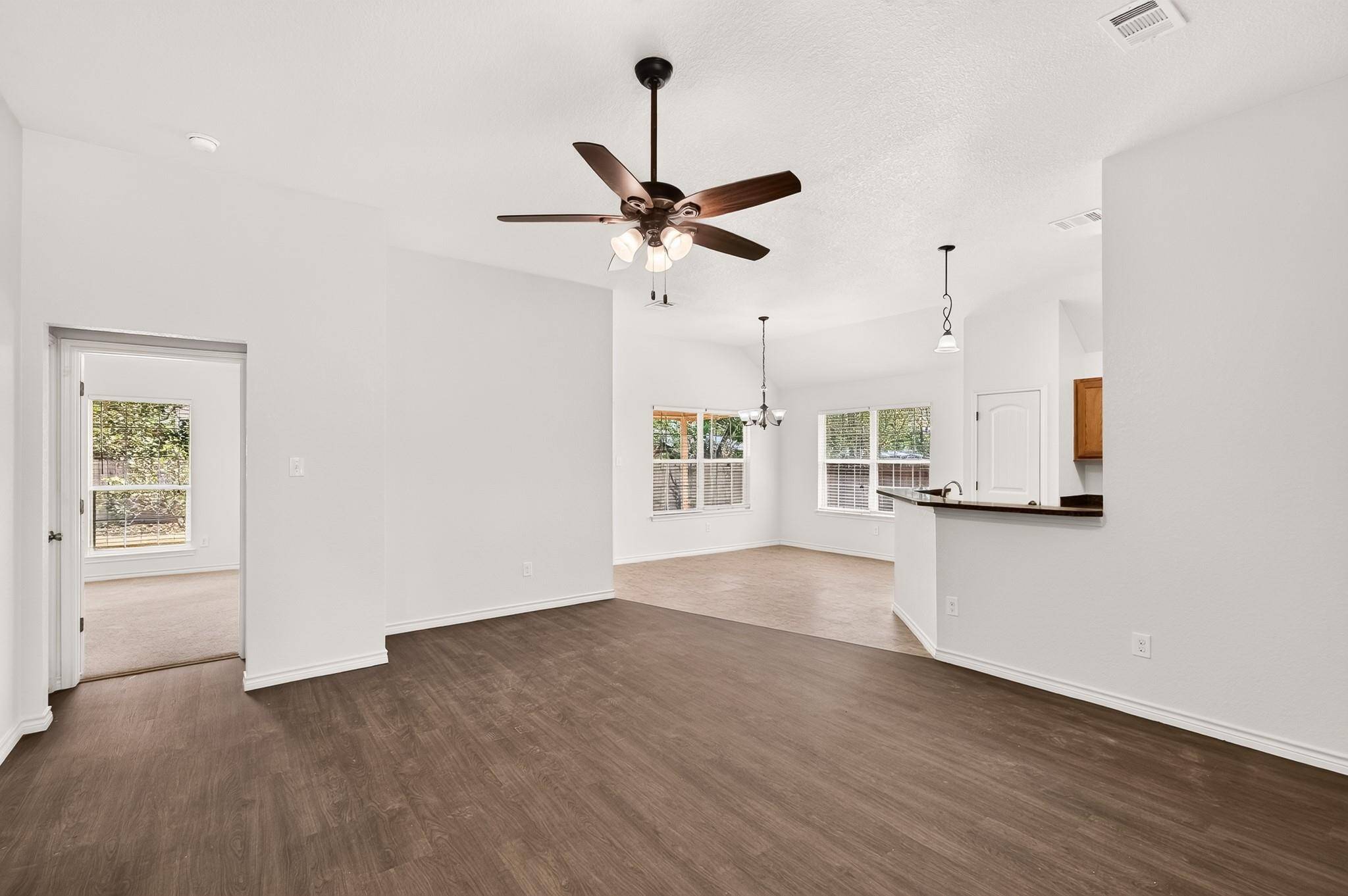 1512 Shadow WALK, Lockhart, TX 78644