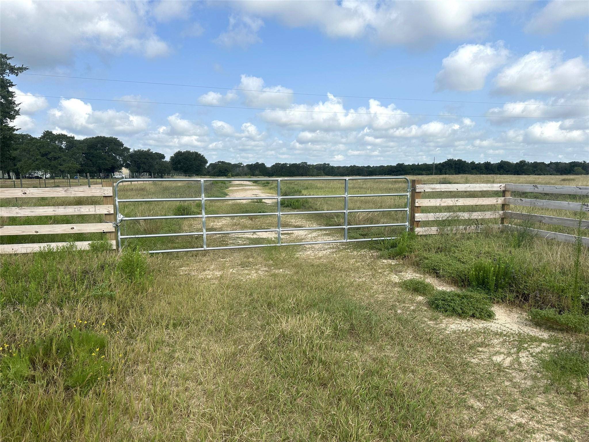8345 Farm To Market 2145, La Grange, TX 78945