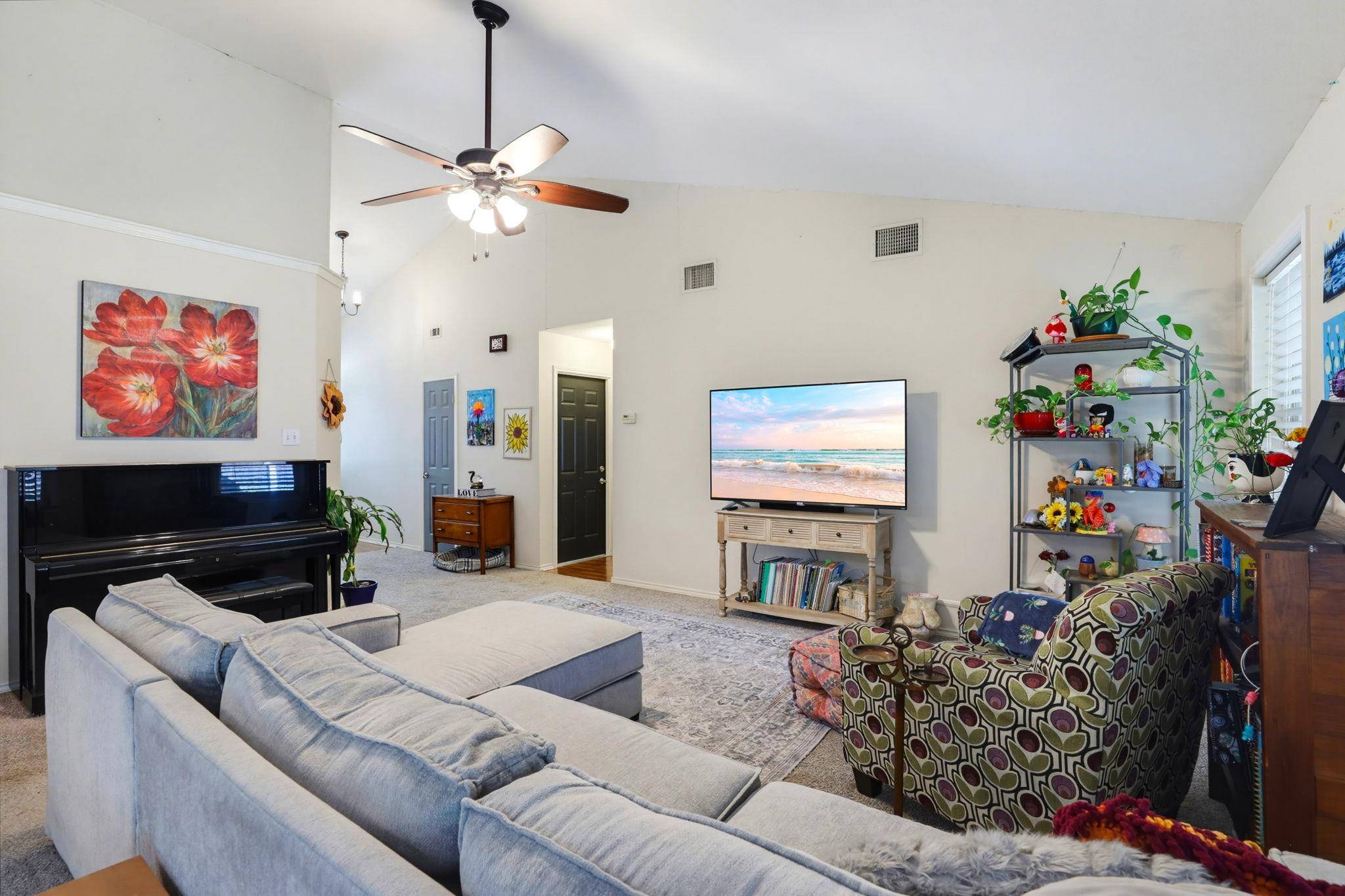 1001 Travis ST, Lockhart, TX 78644