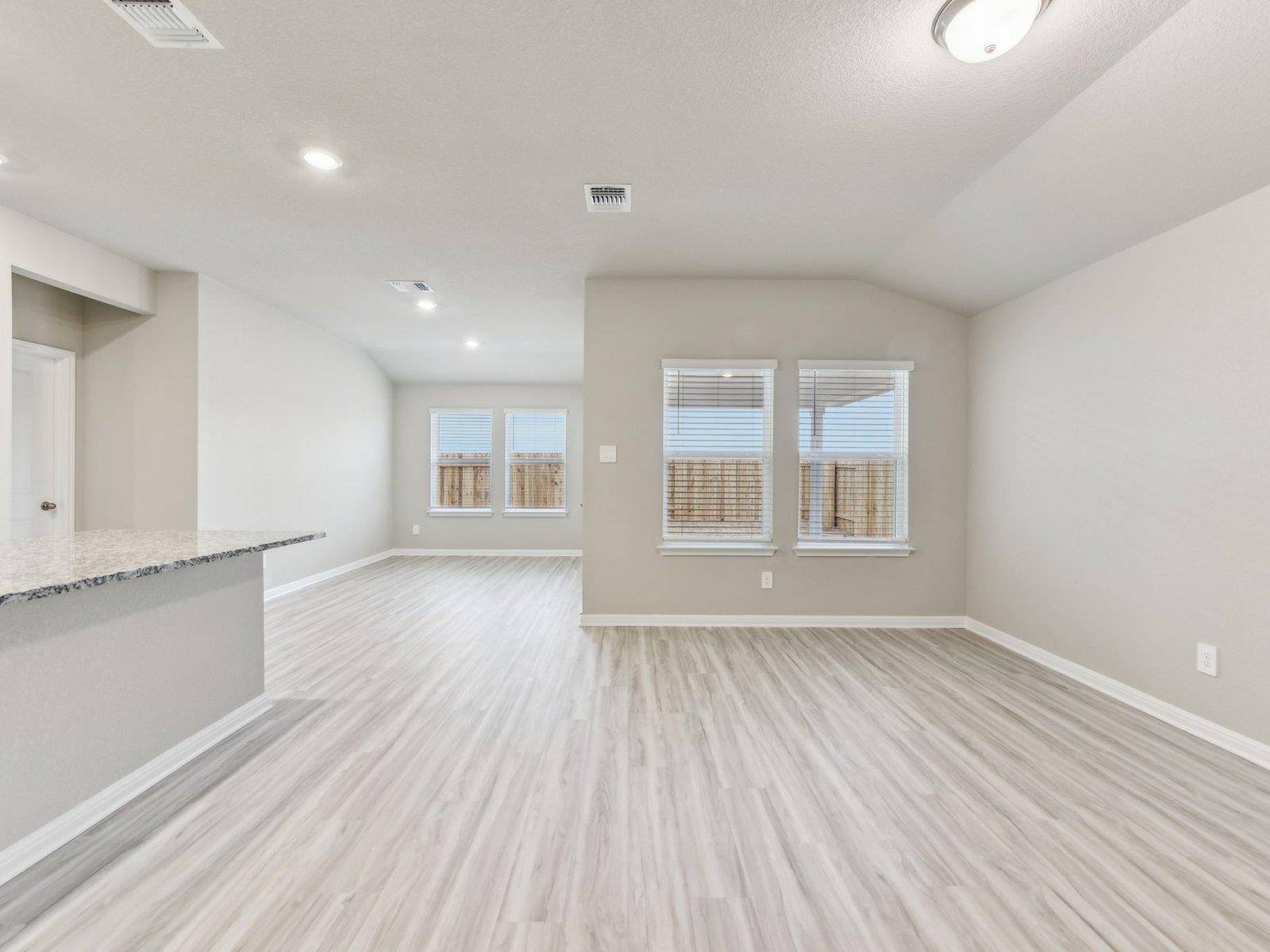 129 Sleep HOLW, Jarrell, TX 76537