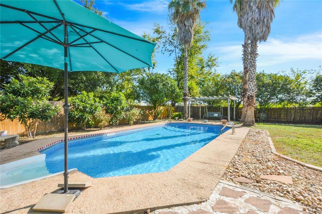 230 Spotted Fawn DR, Hutto, TX 78634