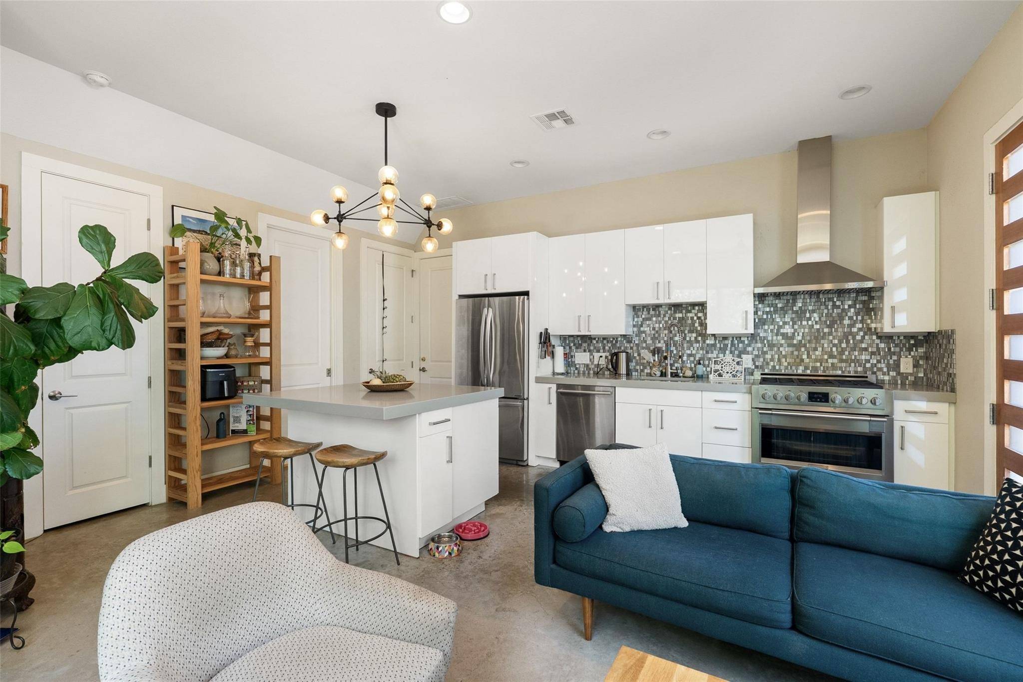 902 Calle Limon RD #B, Austin, TX 78702