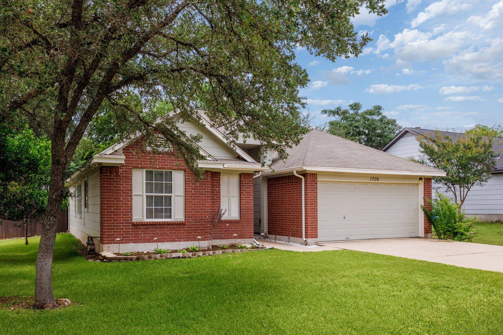 1706 COLUMBINE LN, Leander, TX 78641