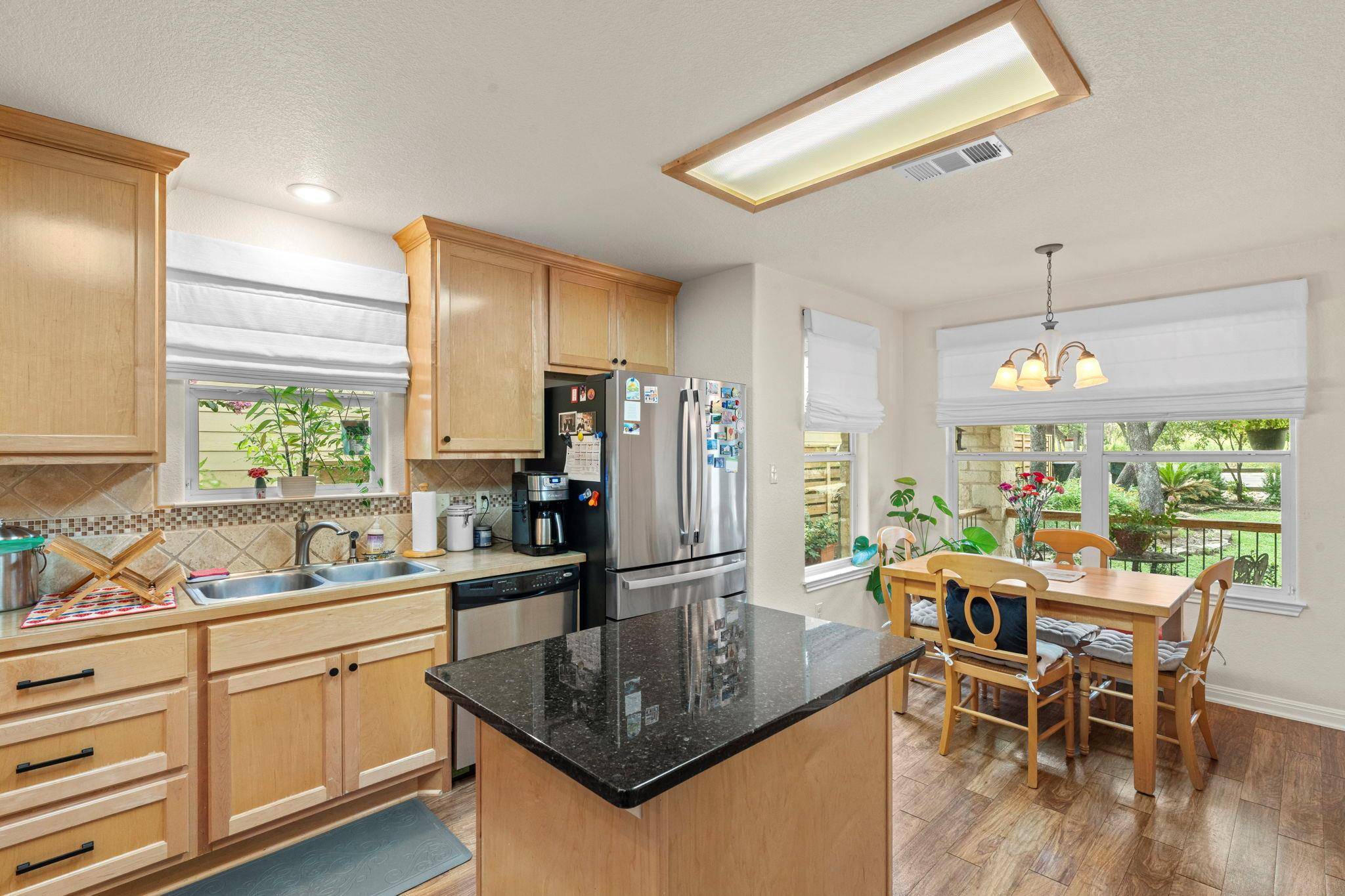 1109 Delmar ST, San Marcos, TX 78666