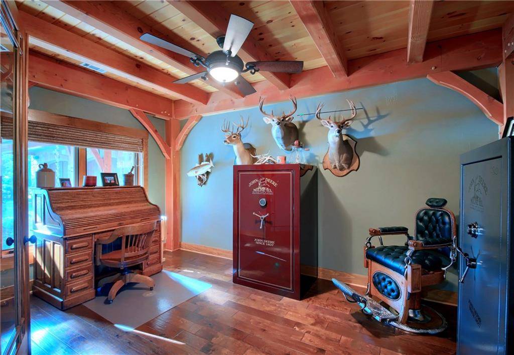 1602 County Road 315, Lexington, TX 78947