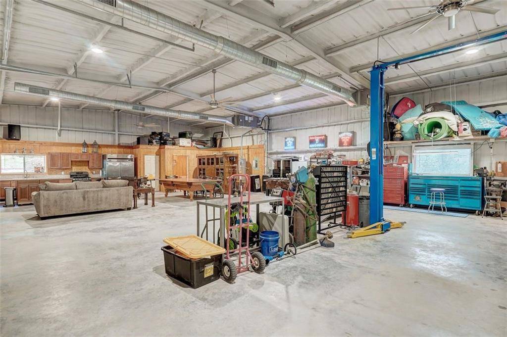 340 MIDDLETON RD, Spicewood, TX 78669