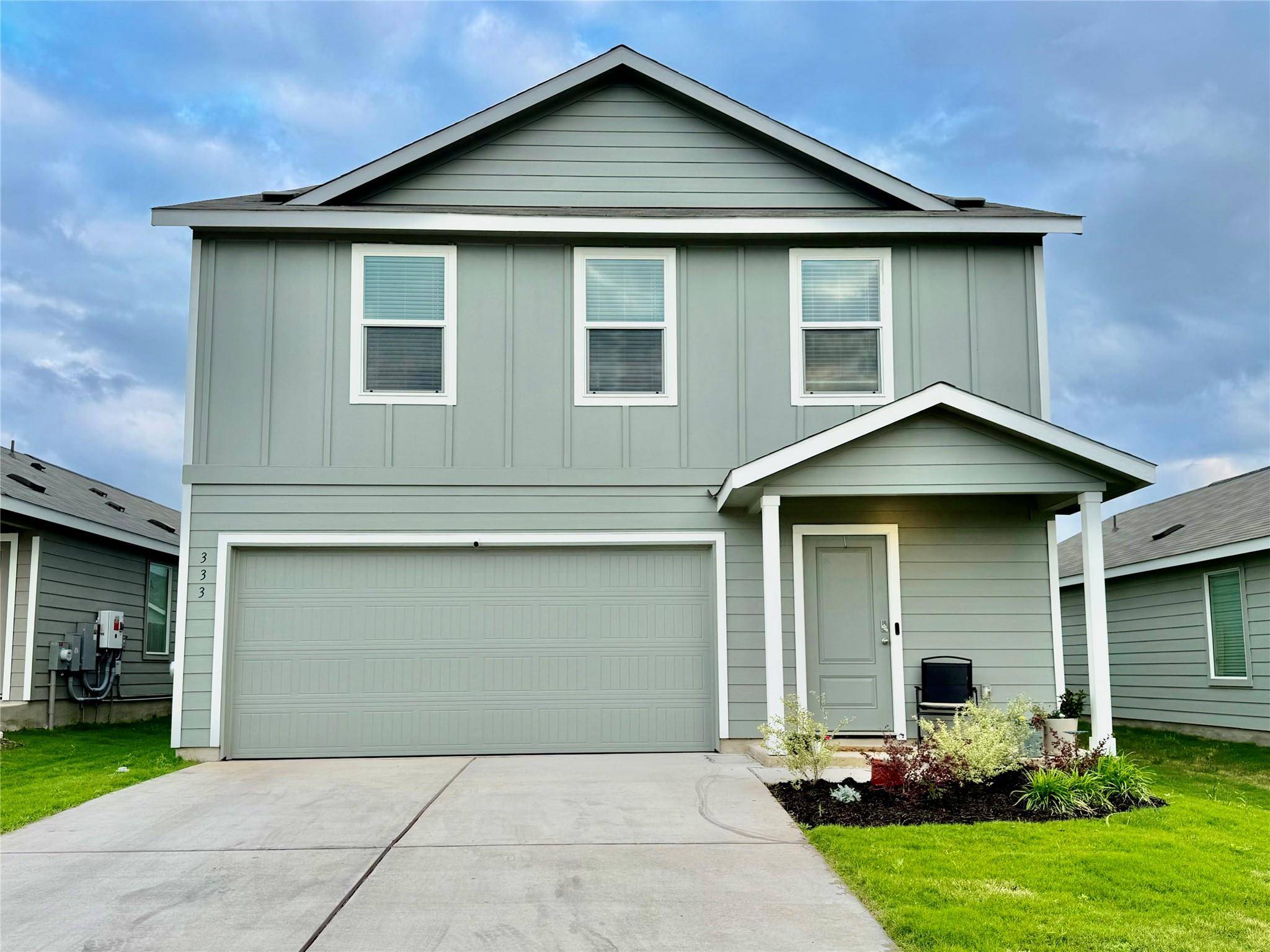 333 Cowpoke DR, Jarrell, TX 76537