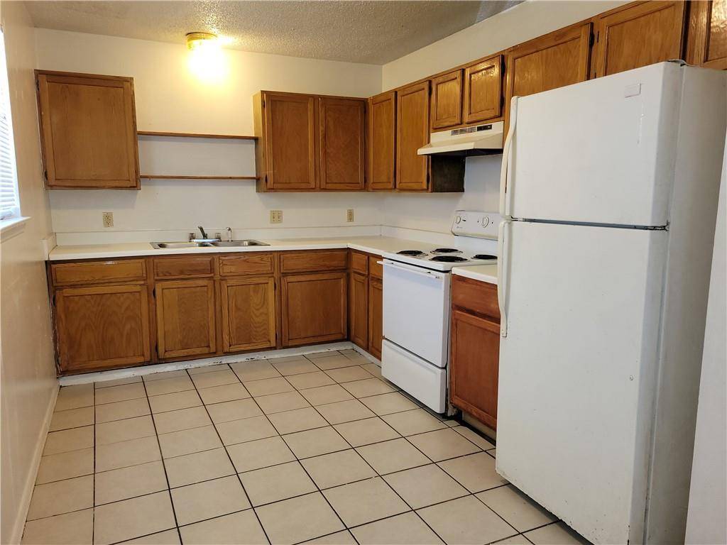 1609 Jones ST #A, Taylor, TX 76574