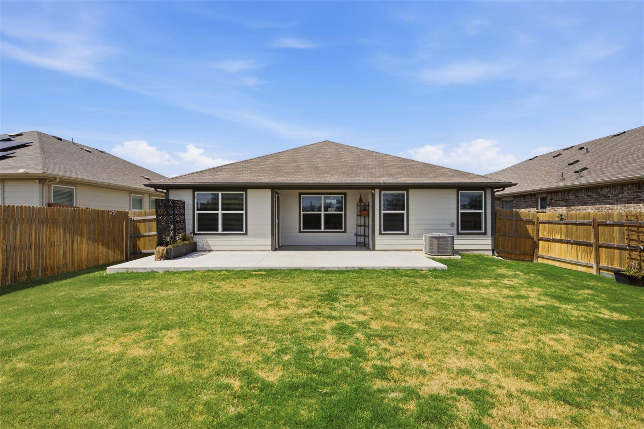 206 Canadian River TRL, Hutto, TX 78634