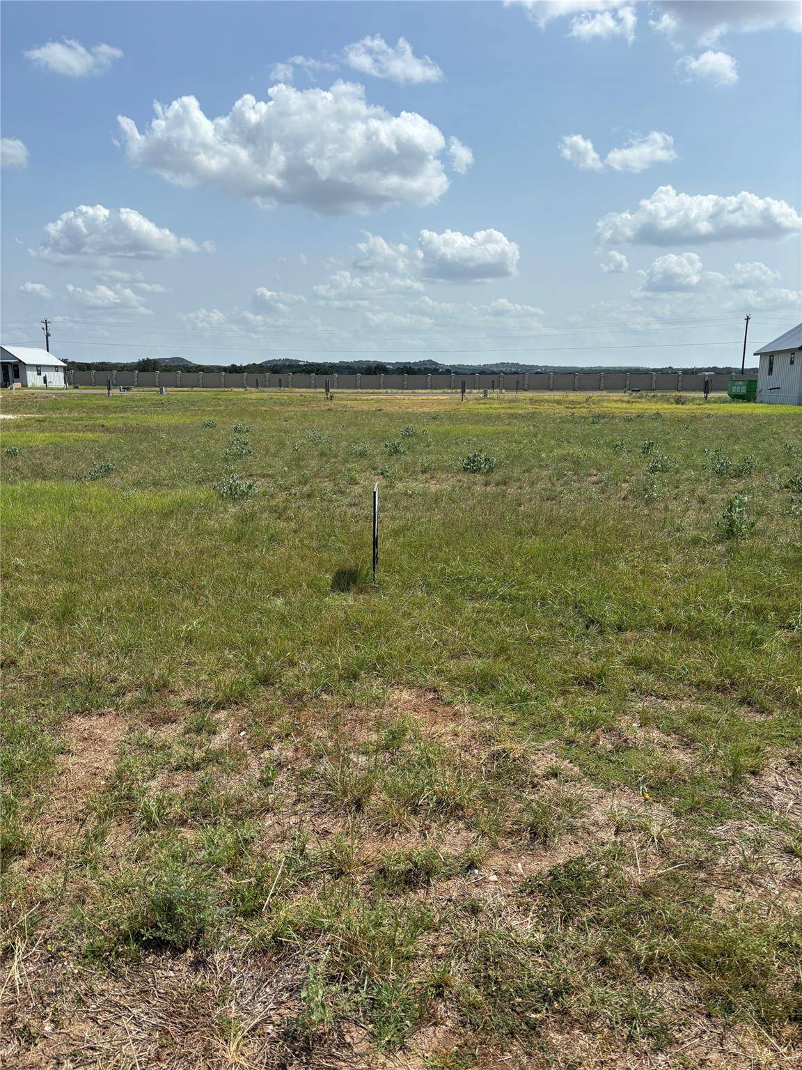 105 E Ogle CT, Fredericksburg, TX 78624