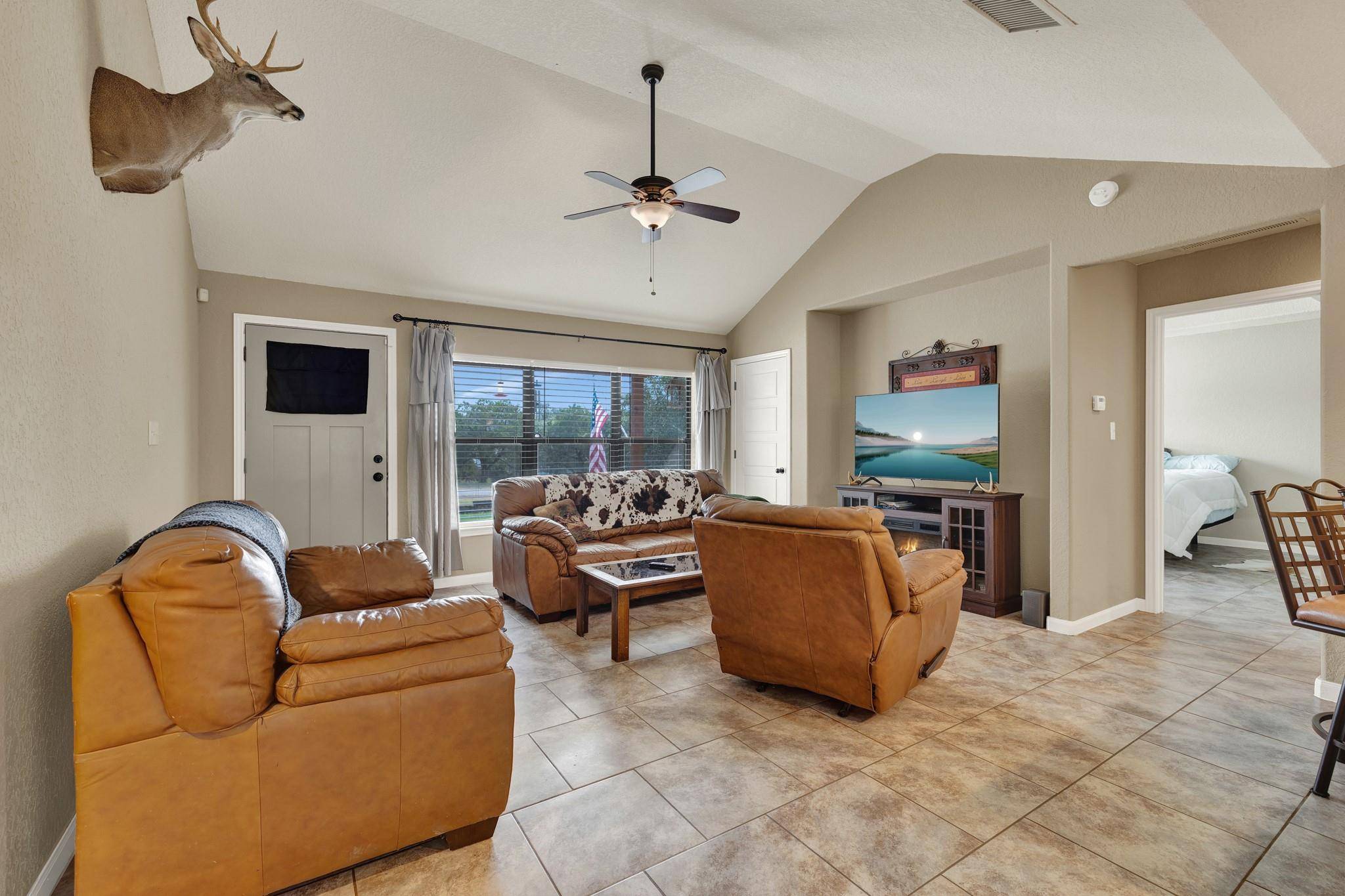 4142 Morningside WAY, Canyon Lake, TX 78133