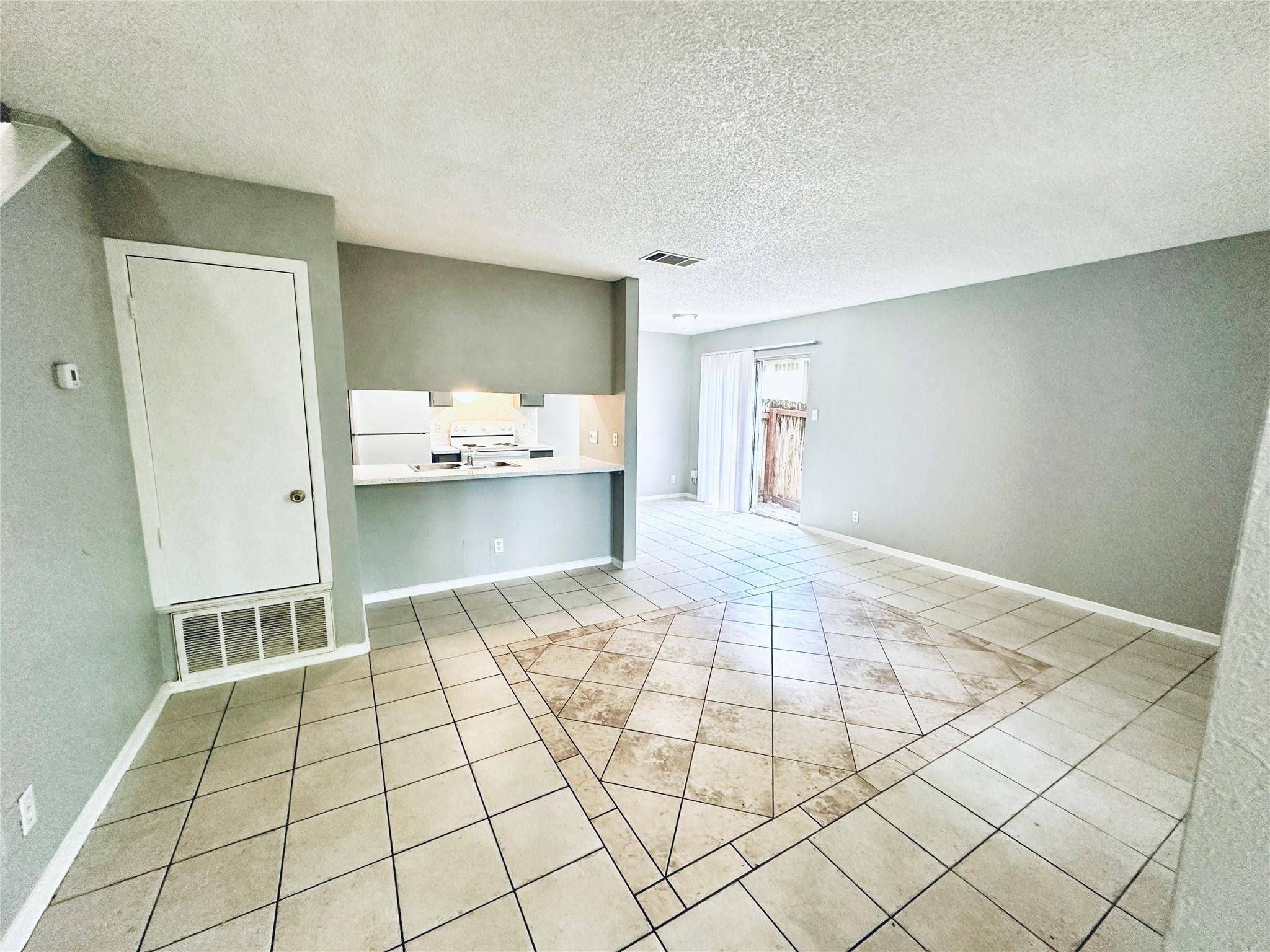 1318 Southport DR #B, Austin, TX 78704