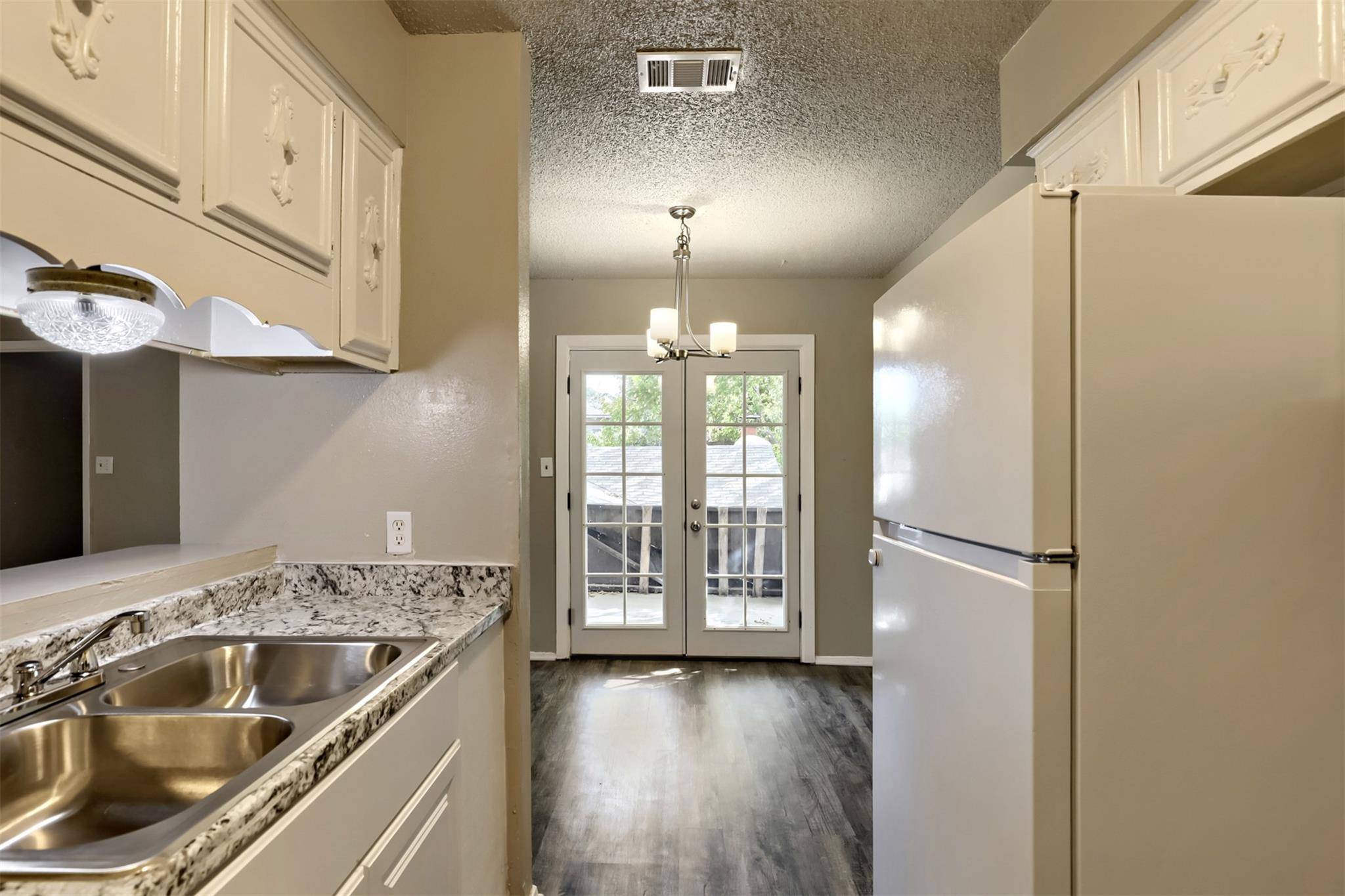 1302 Radcliff DR #B, Austin, TX 78752