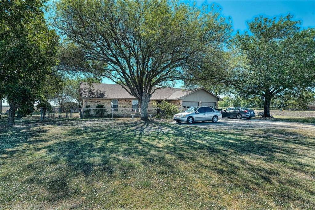 300 County Road 453, Taylor, TX 76574
