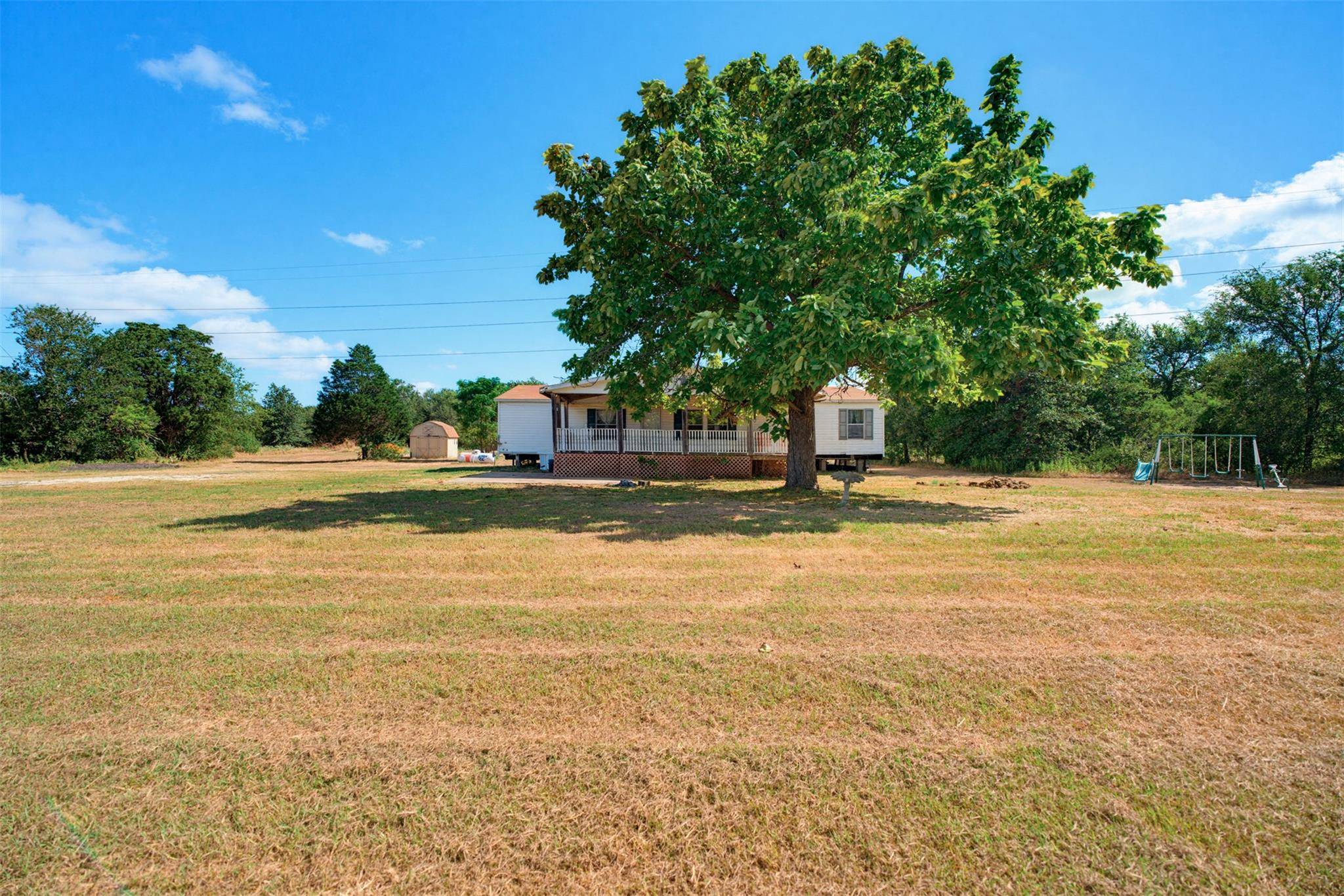 114 Pleasant Grove LOOP, Elgin, TX 78621