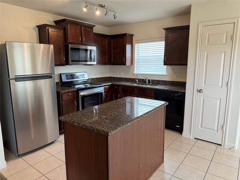19400 Tayshas ST, Manor, TX 78653
