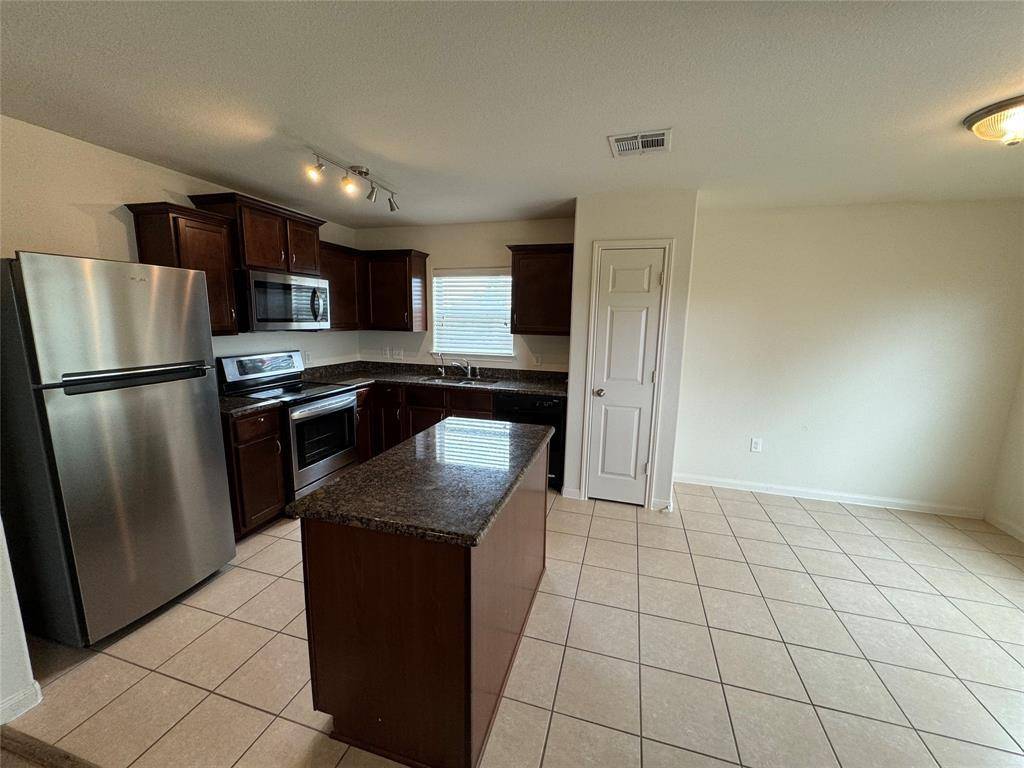 19400 Tayshas ST, Manor, TX 78653