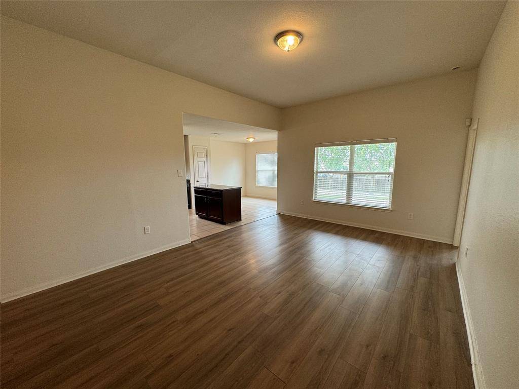 19400 Tayshas ST, Manor, TX 78653