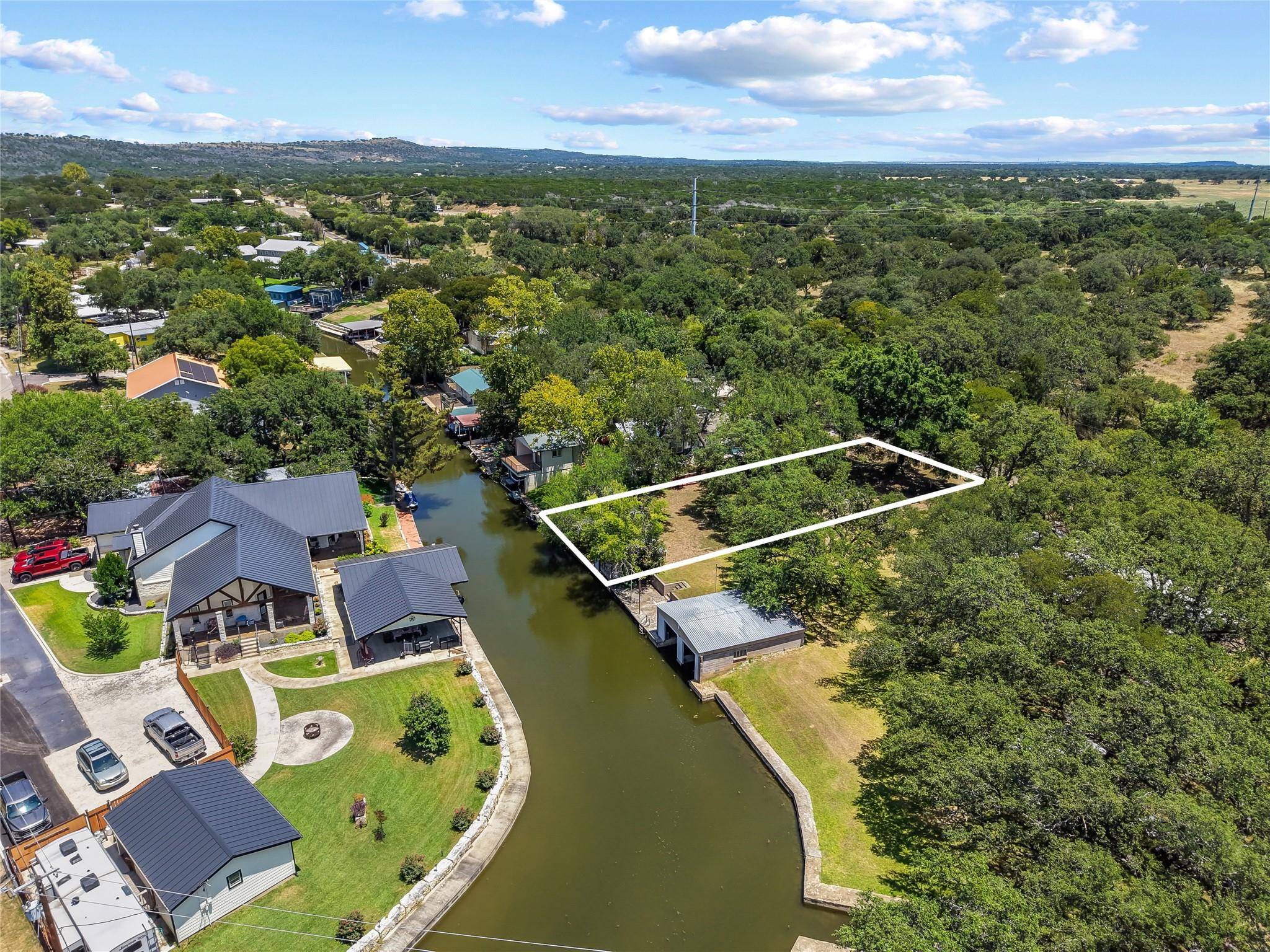 410 CR 136B, Kingsland, TX 78639