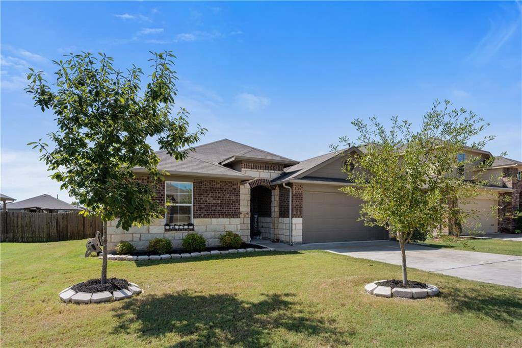 202 Camellia DR, Hutto, TX 78634