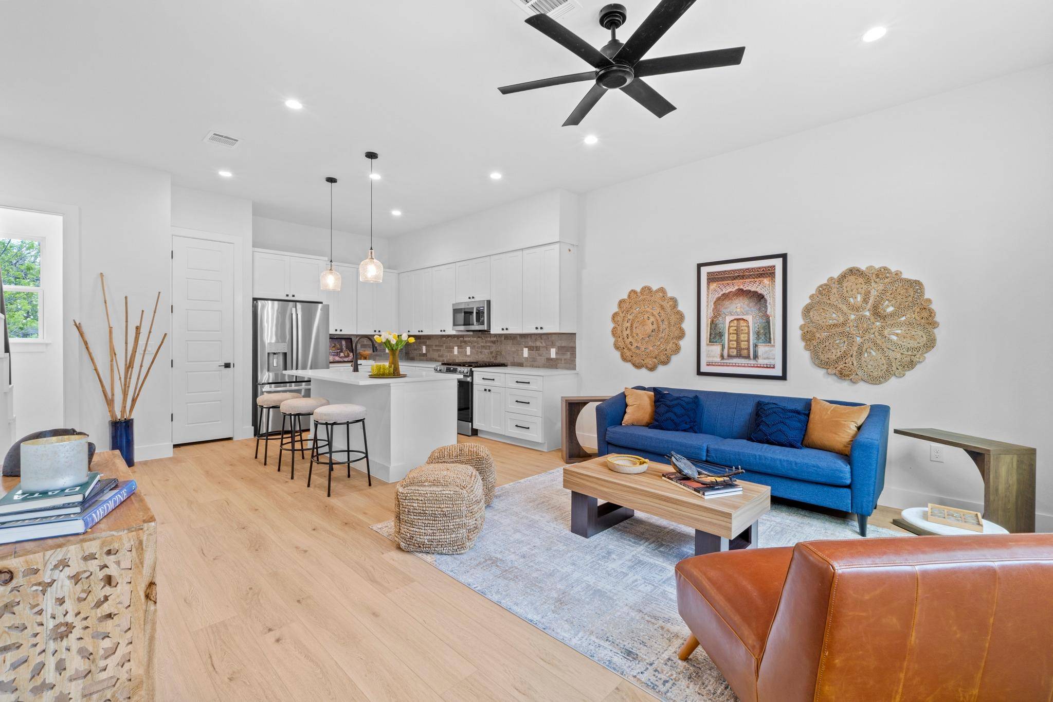 911 Calle Limon #2, Austin, TX 78702