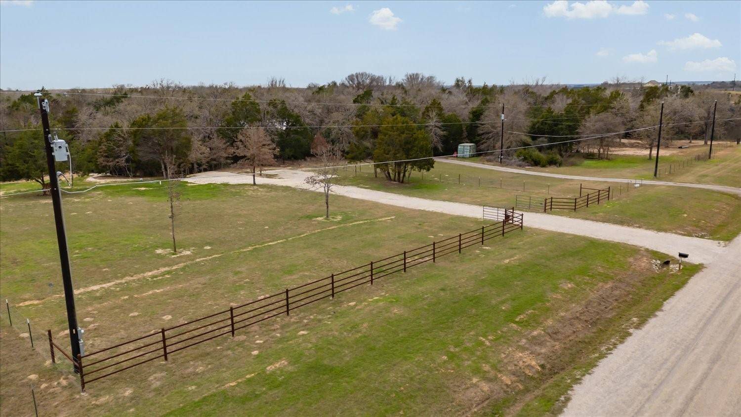 145 Eely RD, Mcdade, TX 78650