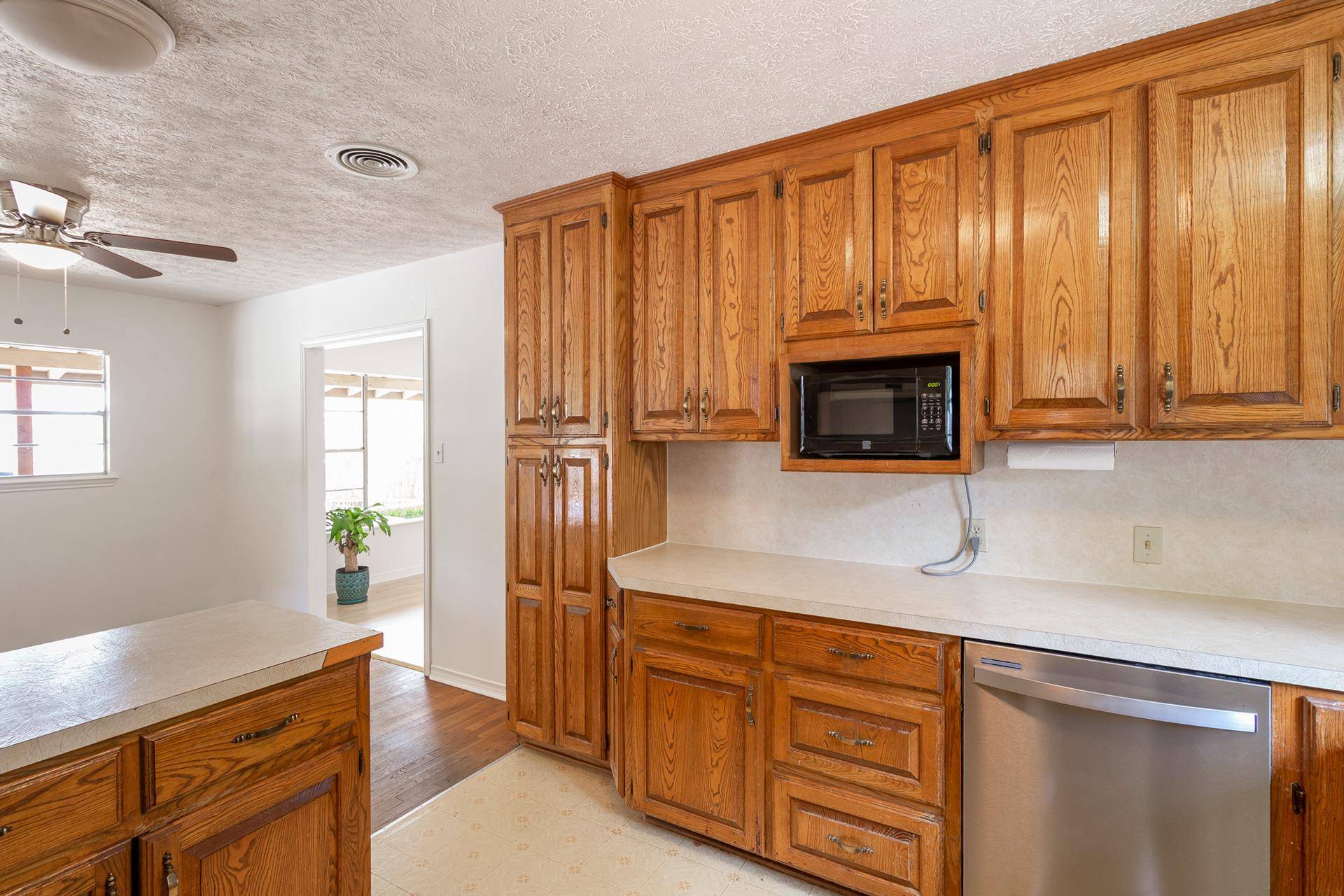 2305 Westforest DR #A, Austin, TX 78704