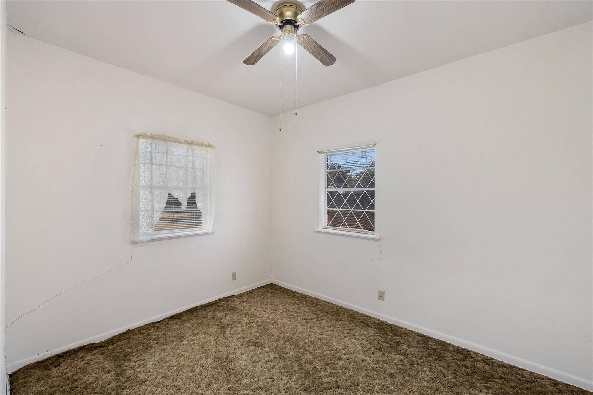 604 N 3rd ST, Thorndale, TX 76577