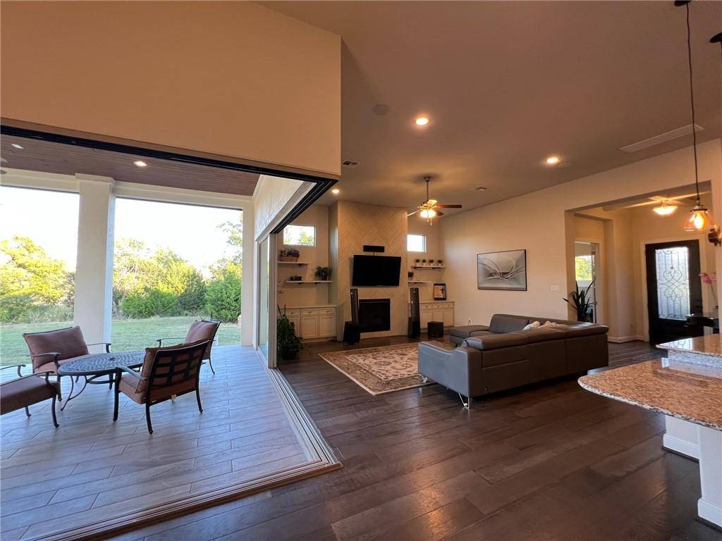 710 Glacial Stream LN, Cedar Park, TX 78613