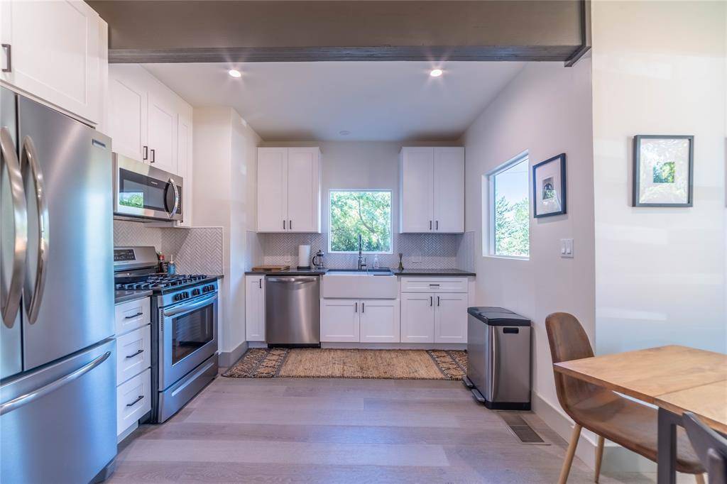 3007 E 14 1/2 ST #Unit B, Austin, TX 78702