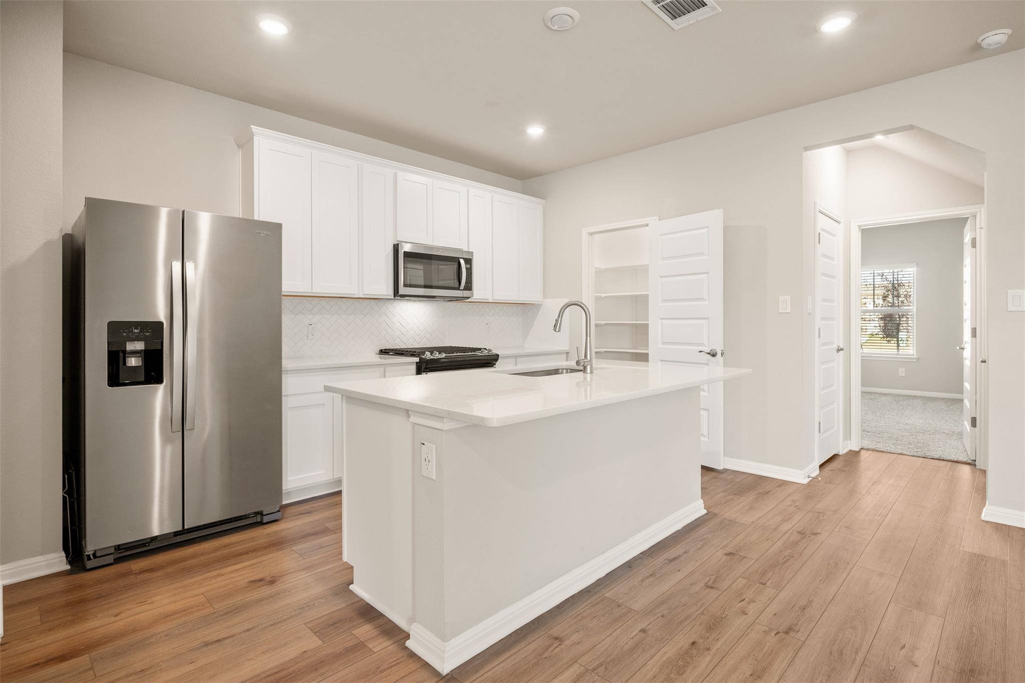 202 Fairmeadow Downs DR, Hutto, TX 78634