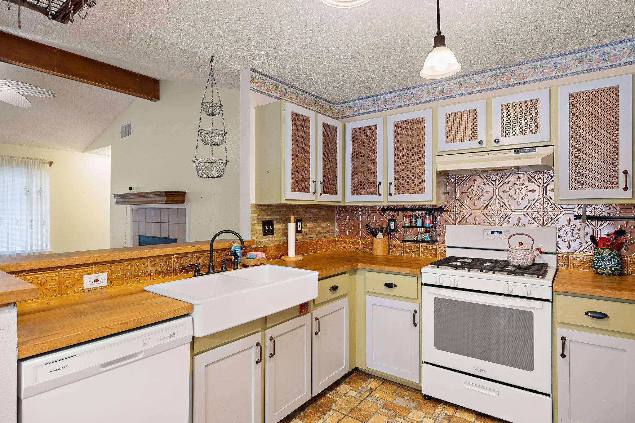 11709 Rotherham DR, Austin, TX 78753