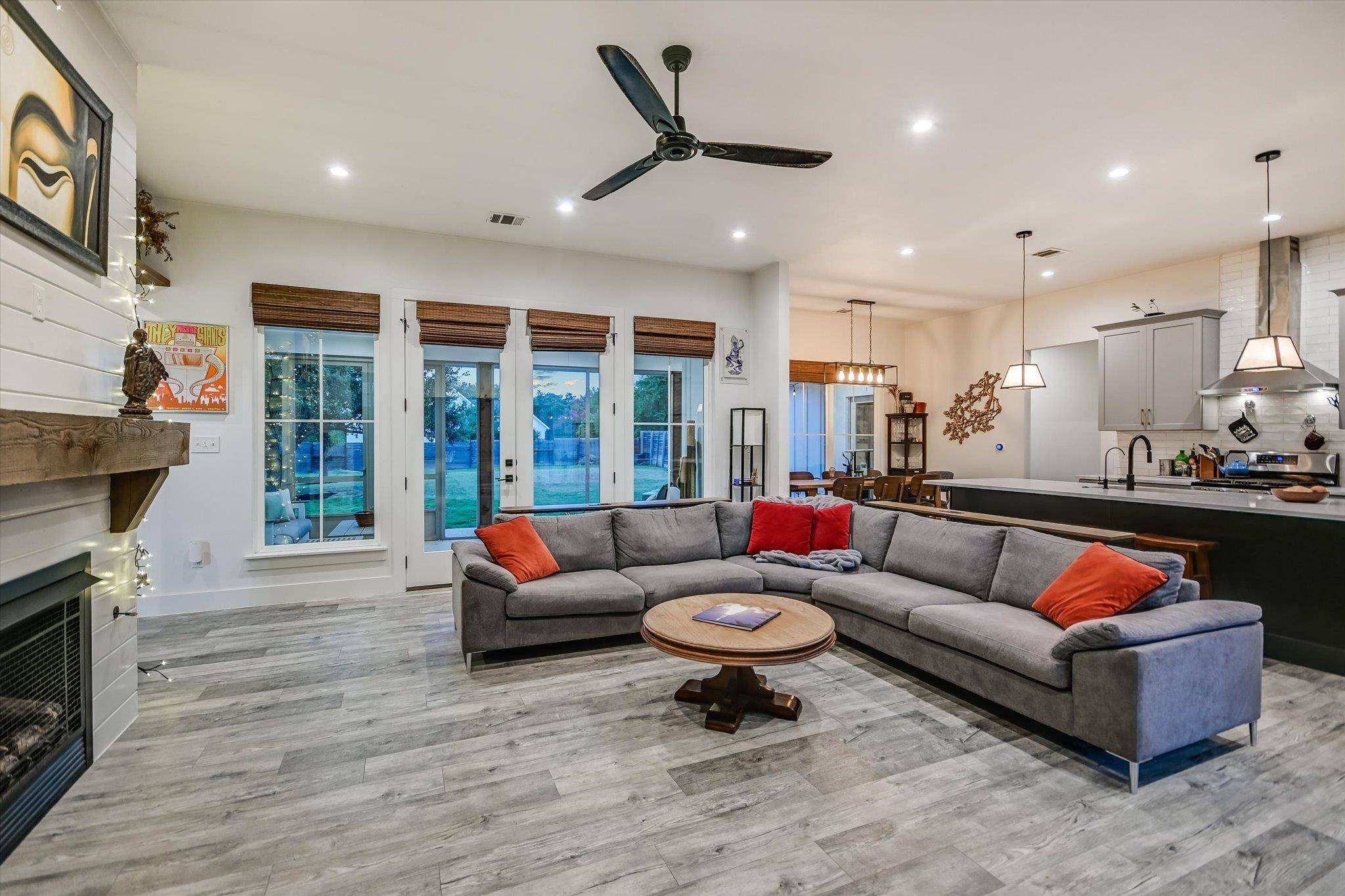 411 Whitetail DR, Manchaca, TX 78652