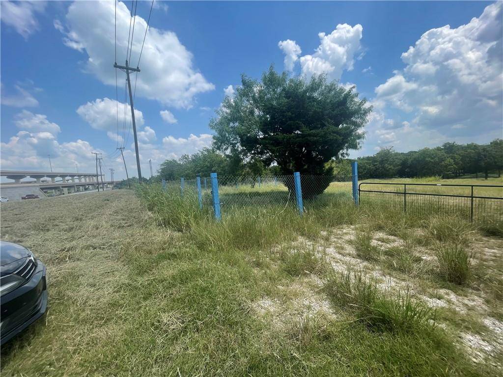 8301 Evelyn RD, Buda, TX 78610
