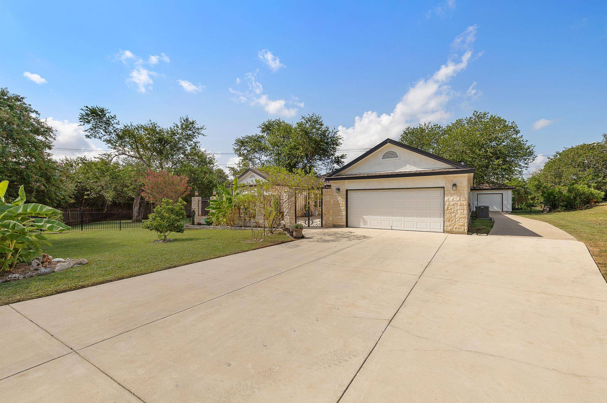 11808 Arnold LN, Austin, TX 78748