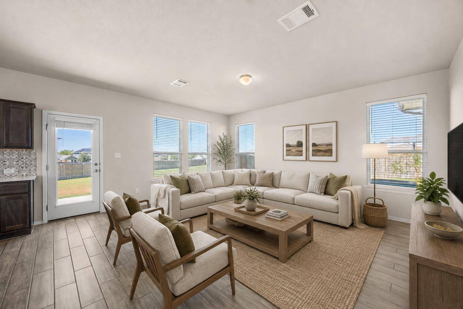 215 Lake Placid RUN, Elgin, TX 78621