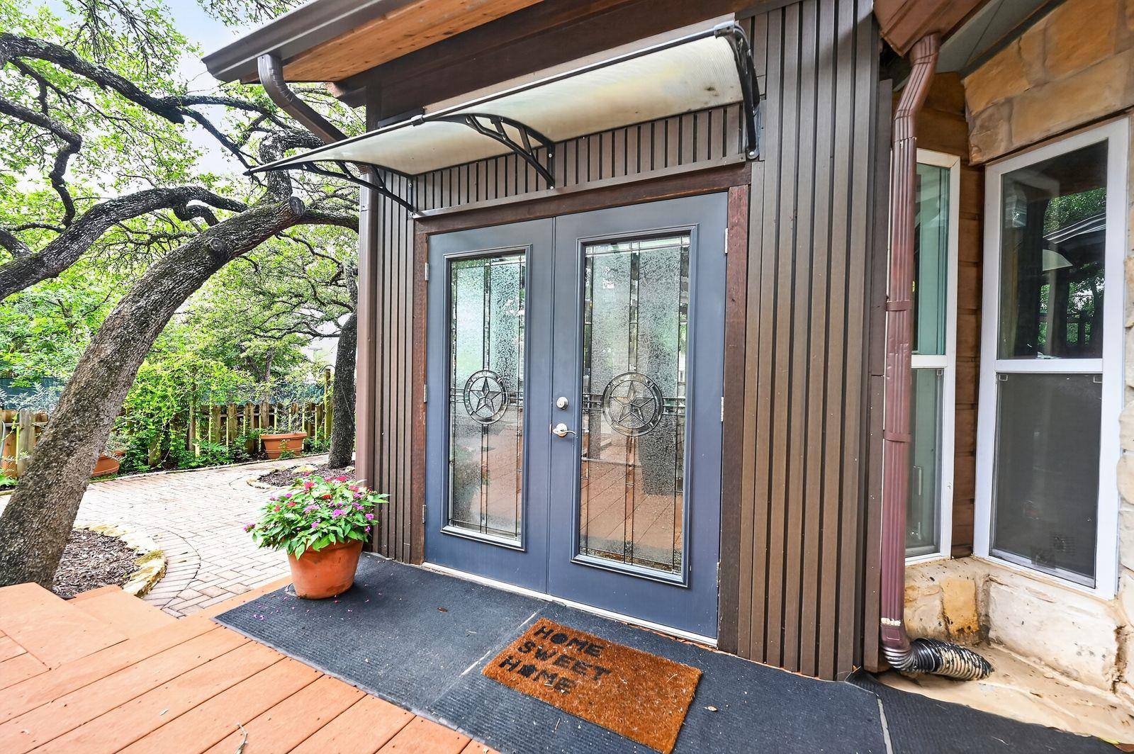 102 N Lake Hills DR, Austin, TX 78733