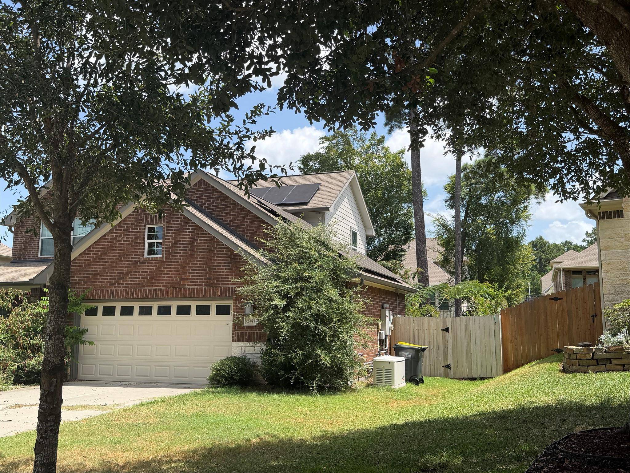 2411 Sunset Mist LN, Conroe, TX 77304