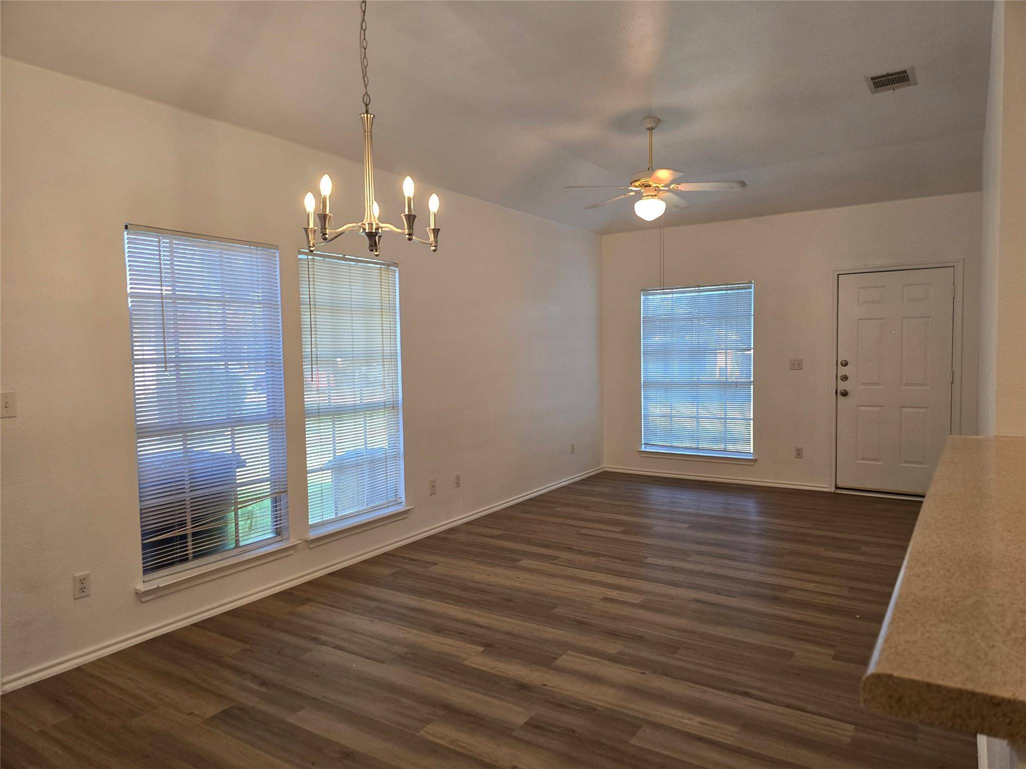 8701 Weiser DR #B, Austin, TX 78729