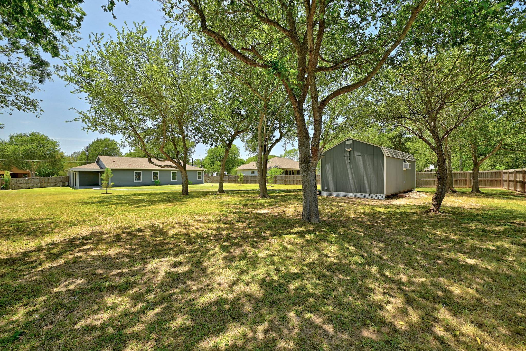 120 Waianae CT, Bastrop, TX 78602