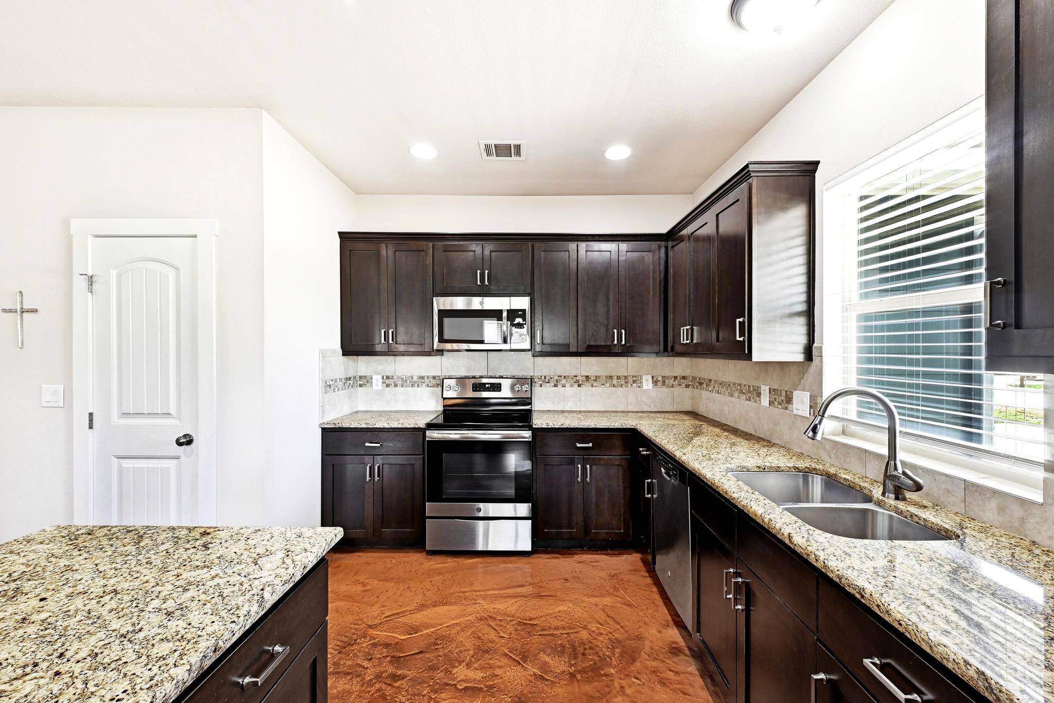 120 Waianae CT, Bastrop, TX 78602