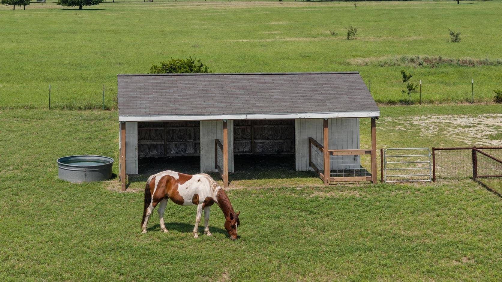 1060 Hackberry RD, Salado, TX 76571