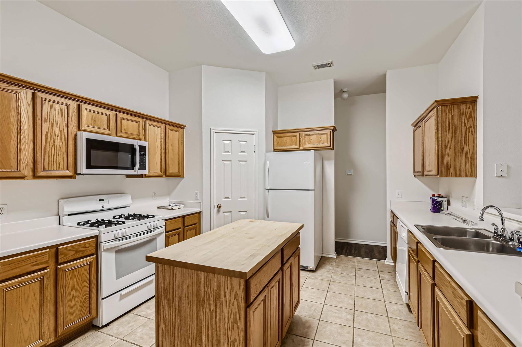 3948 Artesia BND, Round Rock, TX 78681