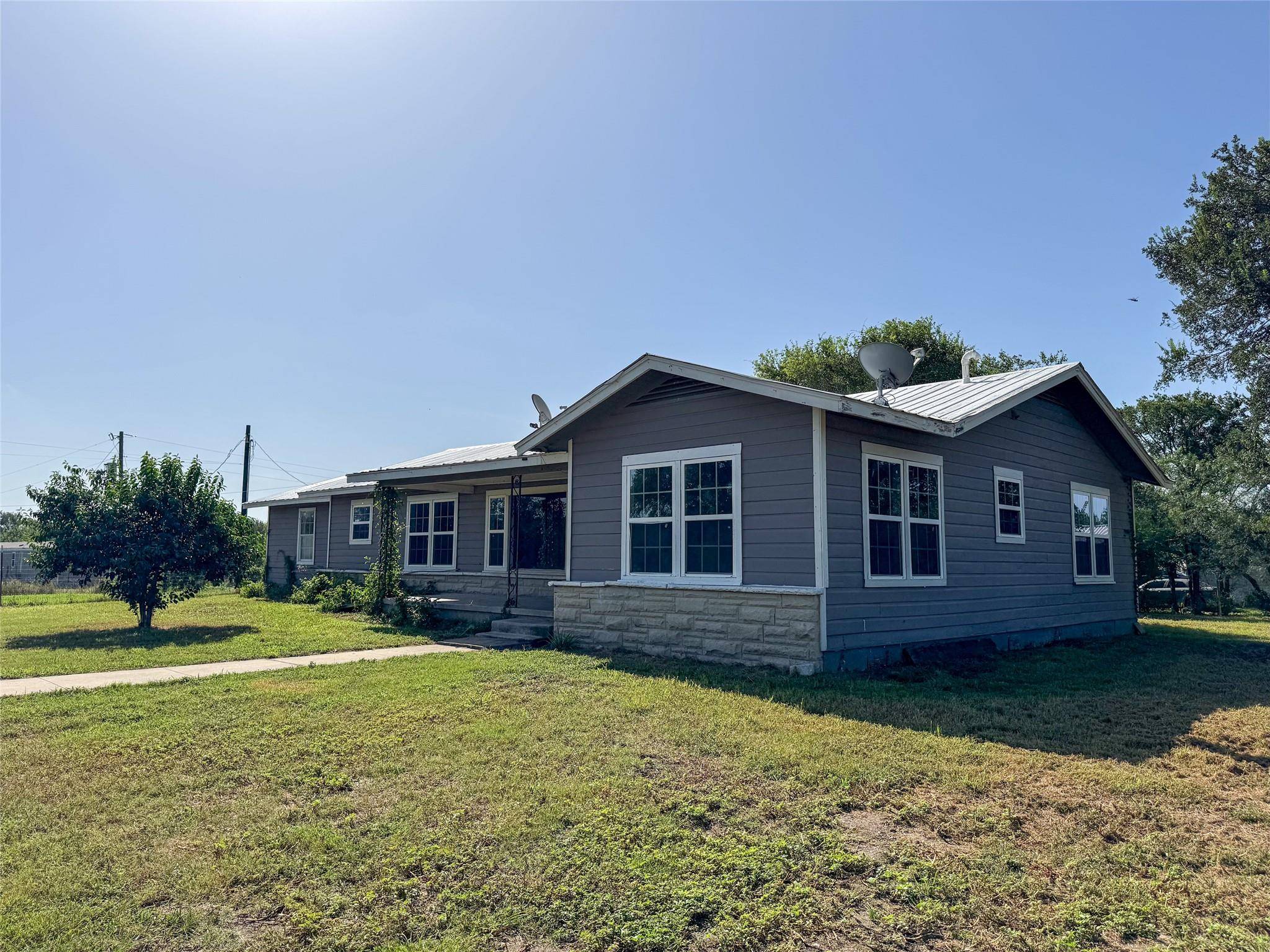 2813 Highway 21 W, Dale, TX 78616