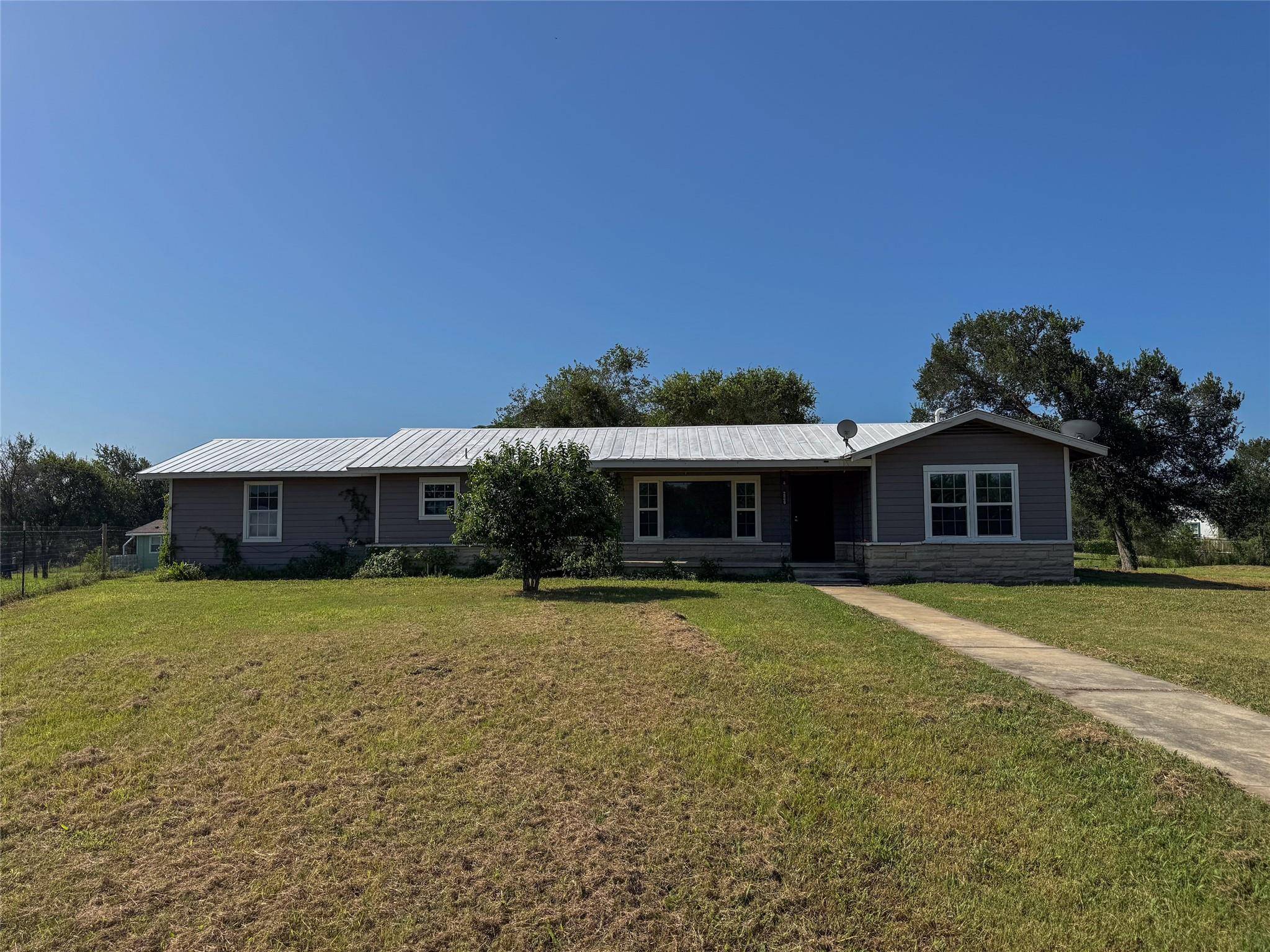 2813 Highway 21 W, Dale, TX 78616