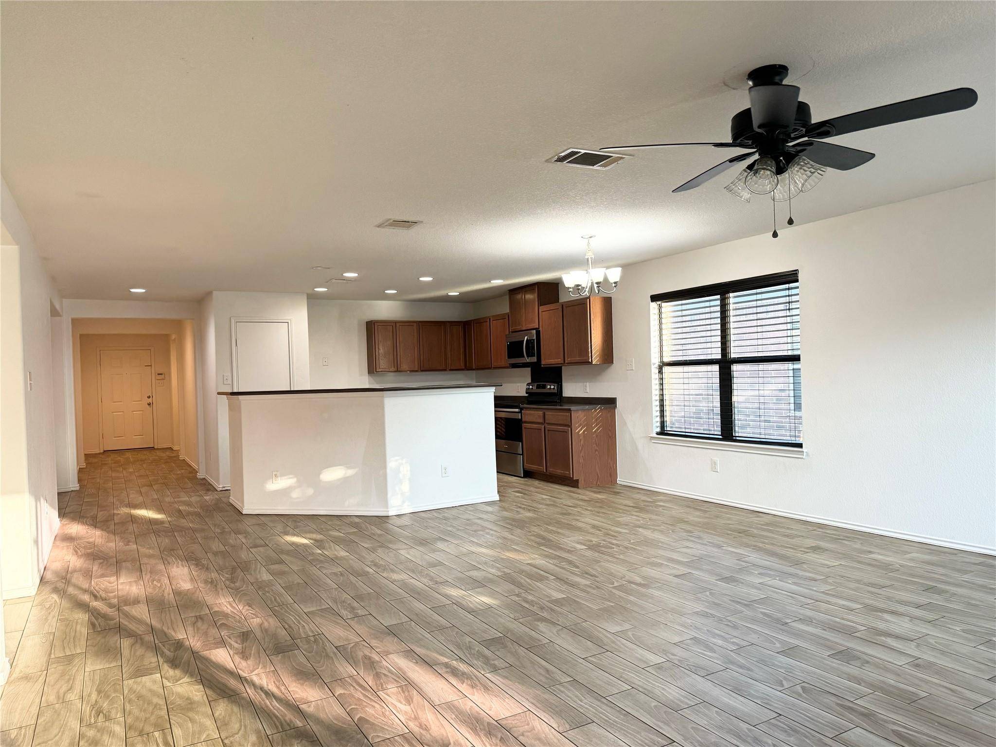 1152 Hyde Park DR, Round Rock, TX 78665