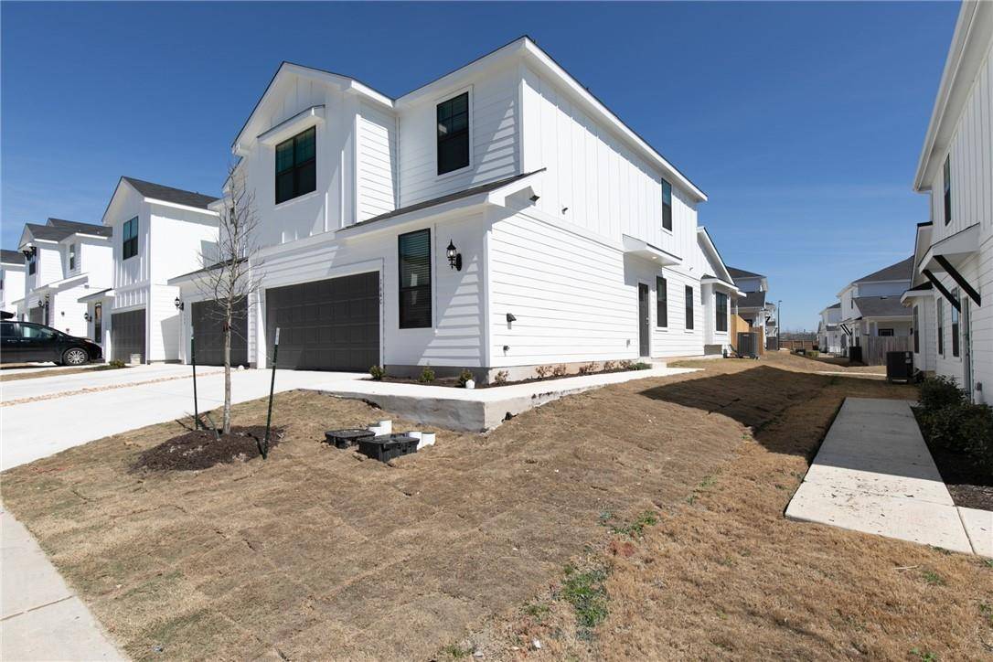 164 Threshing RD #C, Buda, TX 78610