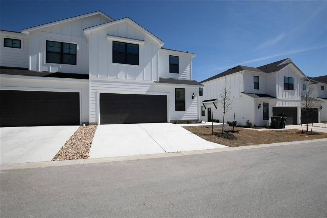 164 Threshing RD #C, Buda, TX 78610
